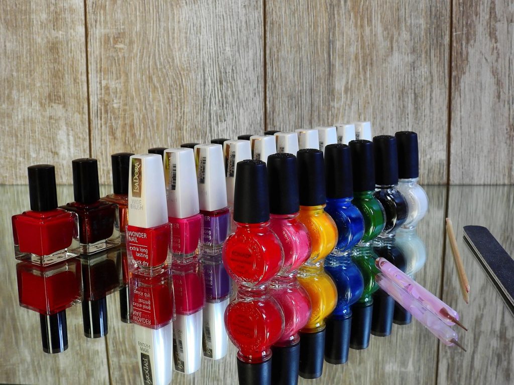 nail polish 2112351 1280